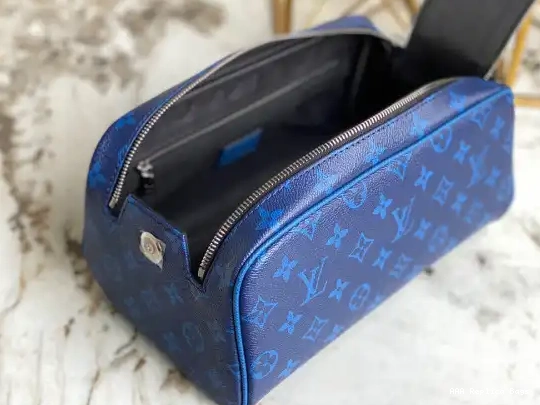 Aaa replica ru TOILET KIT VUITTON POUCH DOPP LOUIS 0629
